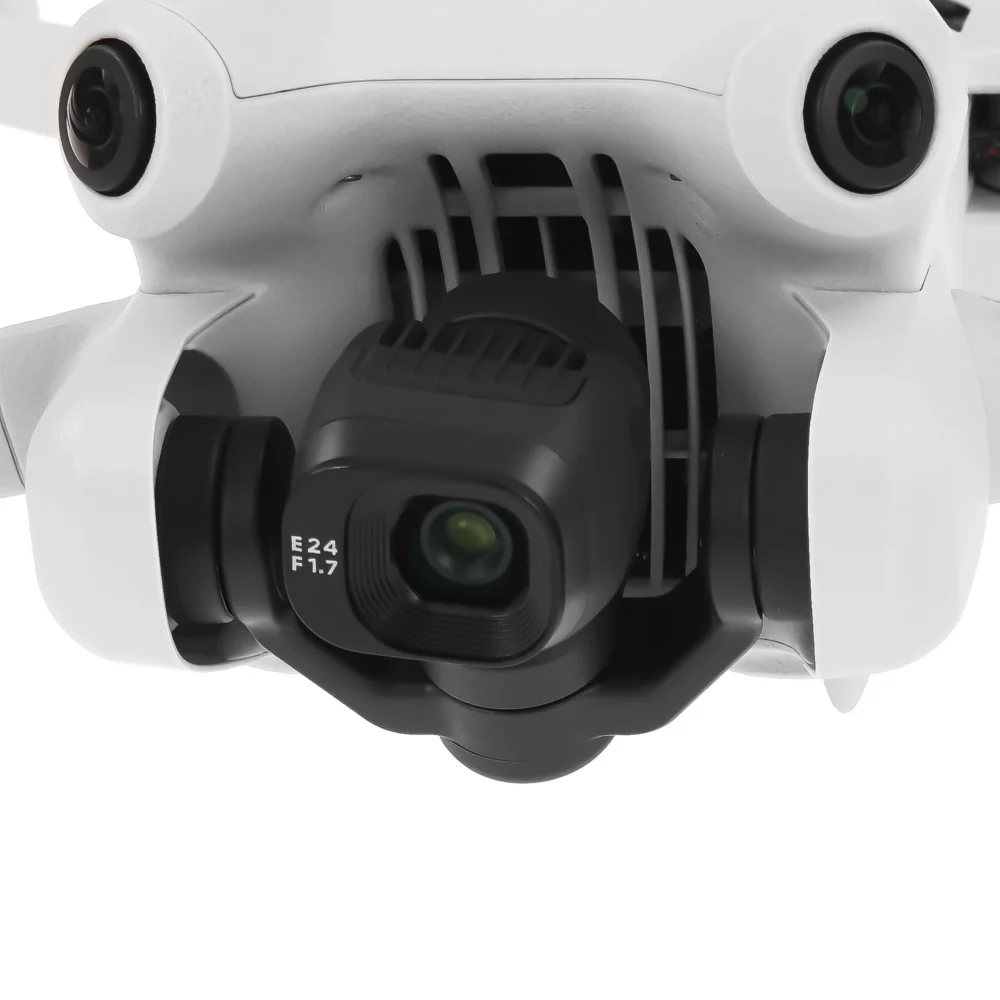 Квадрокоптер DJI Mini 4 Pro Fly More Combo белый